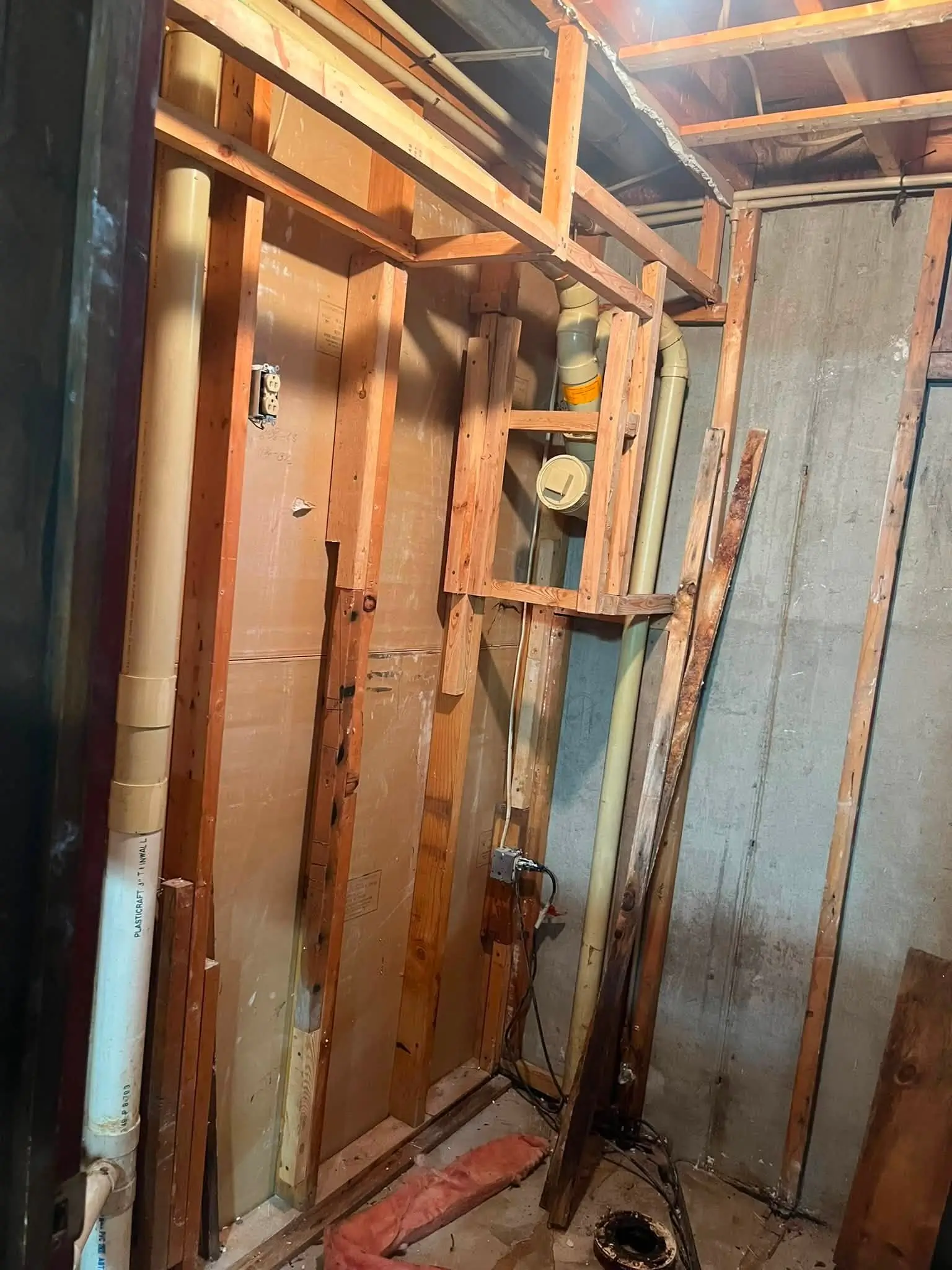 Frozen Pipe Water Damage Cleanup in Brooklyn